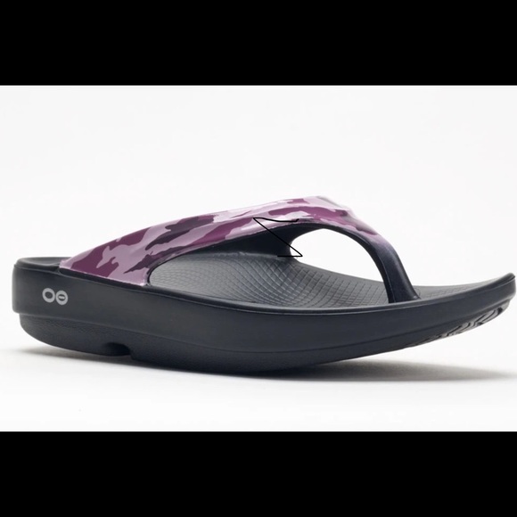 OOFOS Shoes - OOFOS OOlala Limited Purple Camo Thong - Flip Flop Sandal EUC